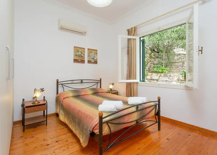 Sofia Nisaki (Corfu)